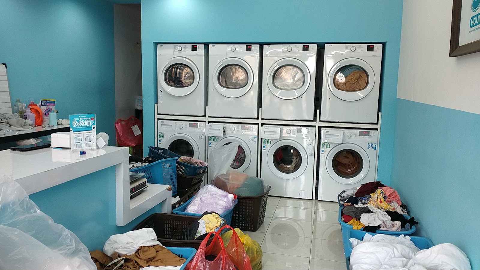 Suasana outlet laundry kiloan Laundree Batu